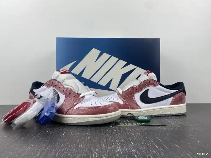 Rep TB X 1 JORDAN BLACK' LOW TROPHY AIR 'RED FN0432-017 ROOM OG 0422